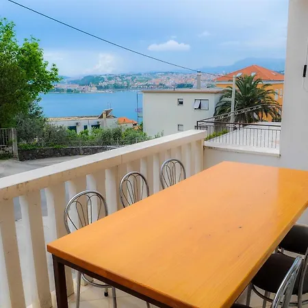Apartment Vuko *